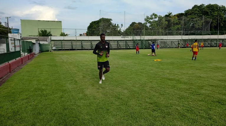 Samuel exigiu muito de seus marcadores que pecaram na partida diante do tubarão do Caeté.