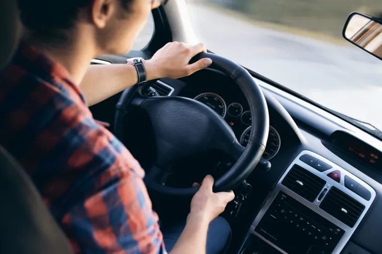 Cuidar da saúde dos olhos
contribui pra segurança na estrada