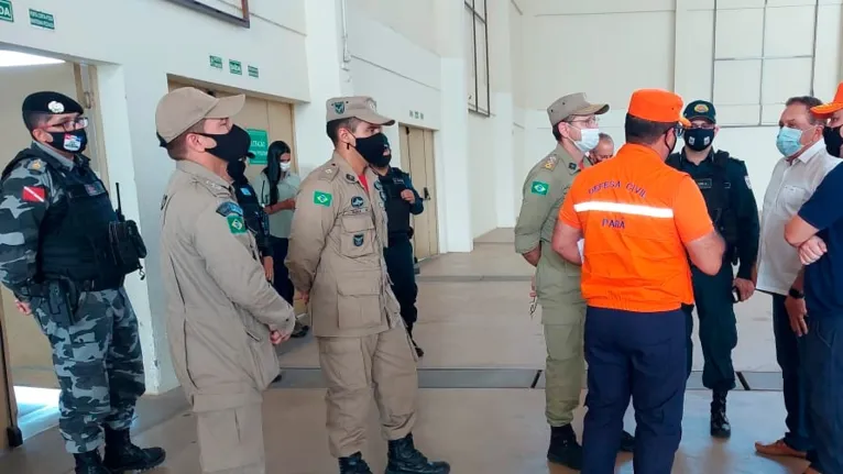 Reunião ocorreu no final da tarde deste sábado (15)