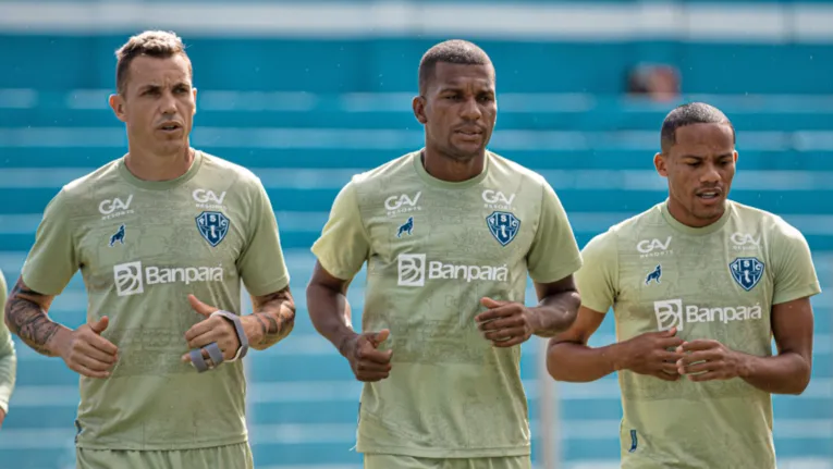 Genílson com os atacantes Marcelo Toscano e Robinho