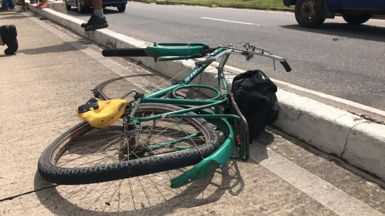Meio de transporte do ciclista ficou bastante danificado