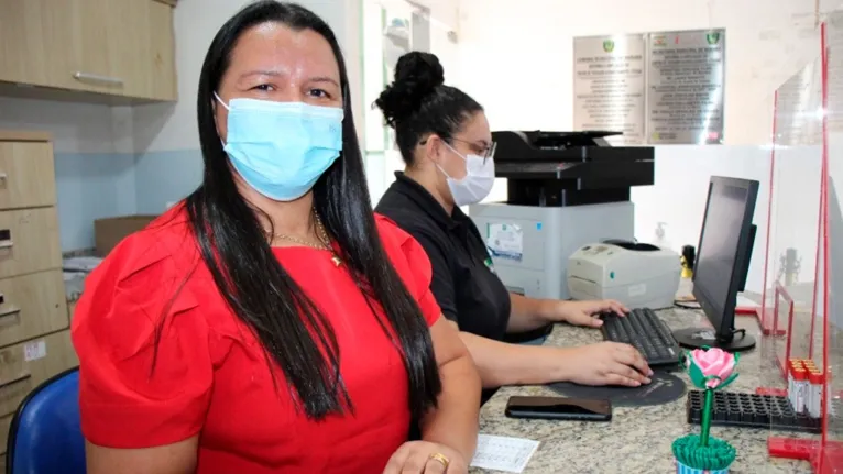 “É muito importante que as pessoas se sensibilizem dos cuidados, da prevenção, do uso do preservativo, mas também identifiquem seu estado sorológico”, afirma Katiane Chaves, gerente do SAE/CTA.