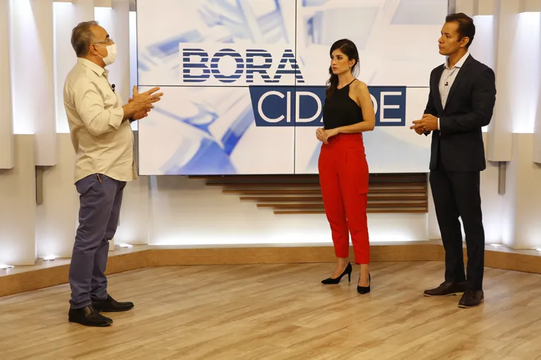 Edmilson esteve no Bora Cidade, da RBATV, onde fez um balanço de seu 1° ano de gestão. 