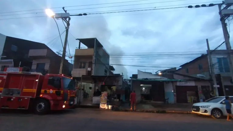 Três casas pegam fogo em Belém; uma tem perda total