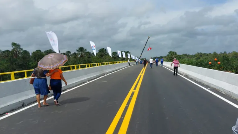 Ponte Gerson Peres antes de ser liberada para o trânsito de veículos