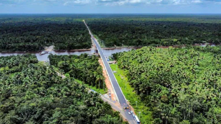 Ponte Gerson Peres sobre o rio Meruú, na rodovia PA-151.