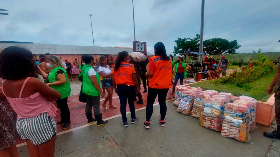 Ao todo, 180 famílias já receberam os itens que está sendo distribuído pela Defesa Civil Municipal
