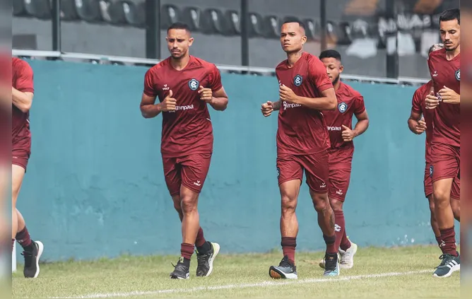 Leão segue treinando, sem previsão para jogar as quartas do Parazão