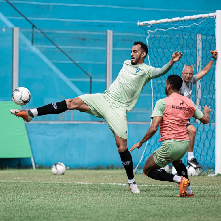 Marcão errou o tempo de bola e viu o CSA marcar o segundo gol, que foi crucial para a eliminação do Papão