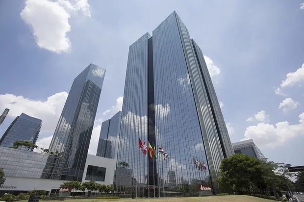 Empresas espanholas poderão fazer pagamentos em tempo real para o Brasil 