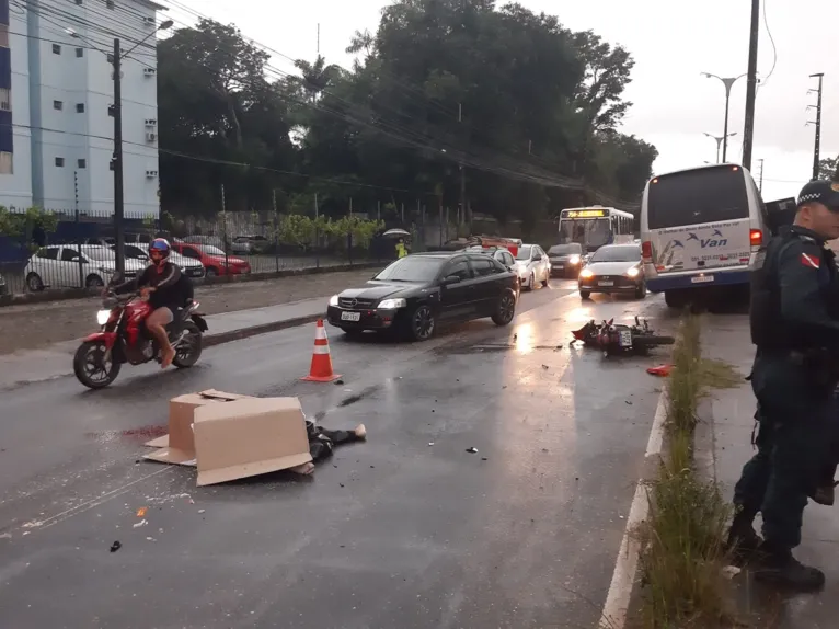 A vítima fatal, foi identificada como, Antônio Carlos Pereira.