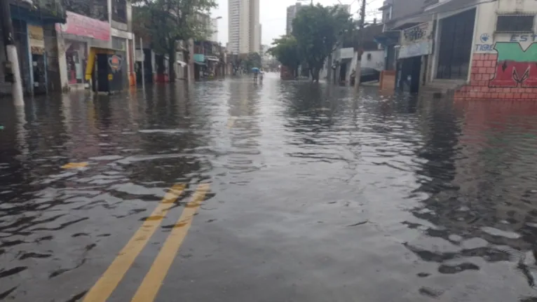 Rua Fernando Guilho, na Cremação
