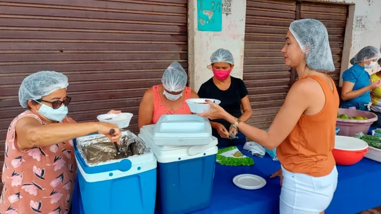 O evento foi promovido pelos católicos da paróquia, todos os fiéis se envolveram na ação.