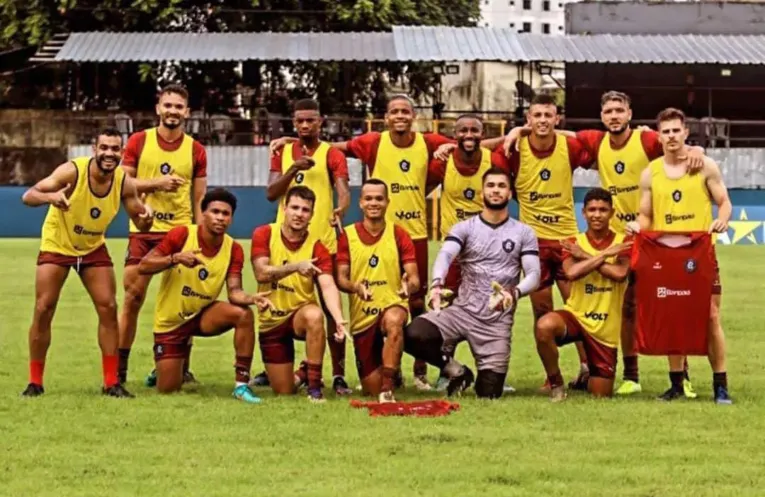 Time do Clube do Remo que venceu o rachão na última atividade antes do jogo diante do São José-RS