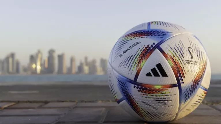 A bola por conta de sua tecnologia de se manter a velocidade quando está no ar, promete ser um problema para os goleiros