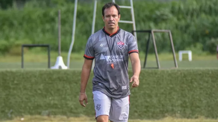 O ex-Bicolor Dado Cavalcanti foi demitido do comando técnico do Leão da Barra