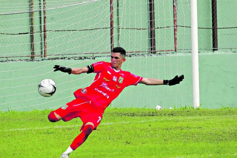 O goleiro Jader já fechou o gol contra o Paysandu neste Parazão e quer um repeteco