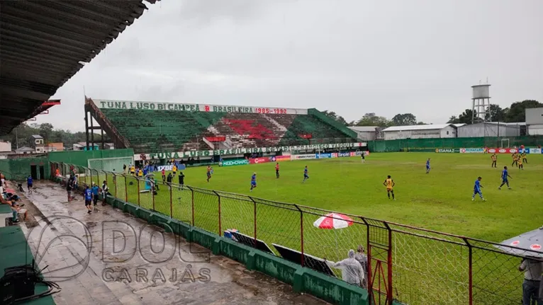 Mesmo com a chuva, os jogadores do azulão marabaense deram um espetáculo em campo