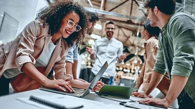 Empresas com política de onboarding aumentam as chances de reter talentos.
