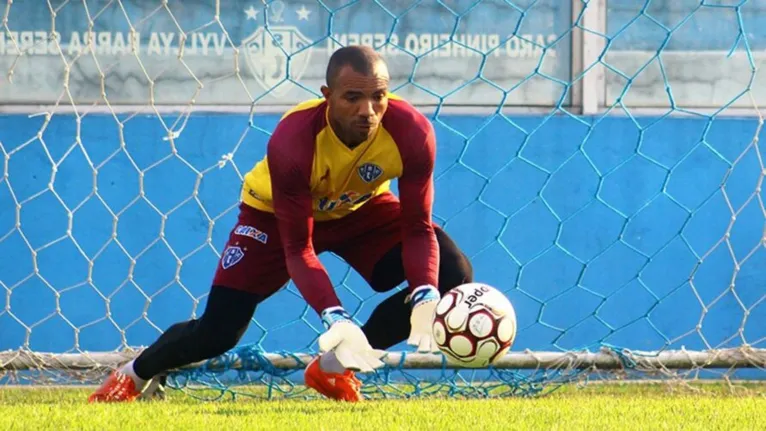 DOL homenageia grandes goleiros do futebol paraense