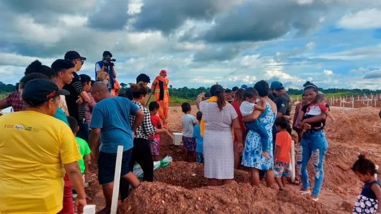 Sepultamento foi acompanhado por familiares e colegas da família