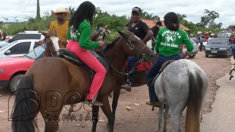 A festa contou com a tradicional cavalgada