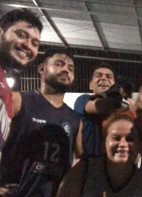 Jogador de basquete morre em quadra após sofrer parada cardíaca – Portal de  Notícias Chapeco Online