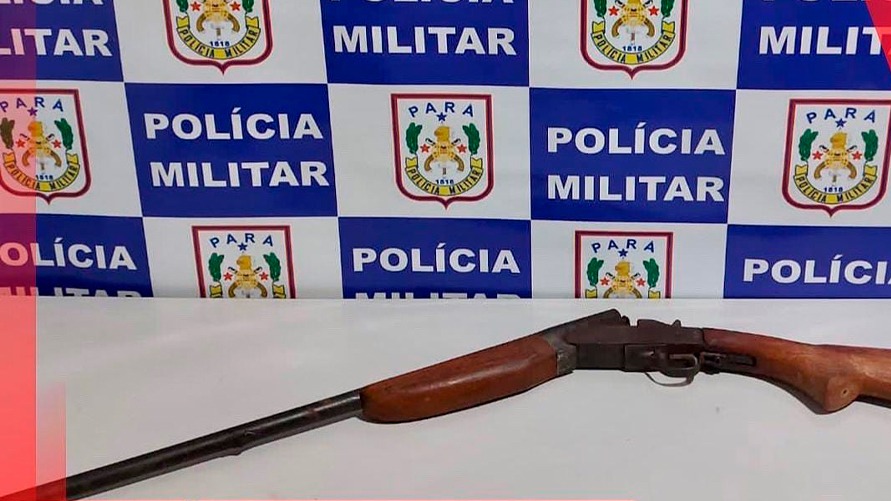 Uma arma também foi apreendida