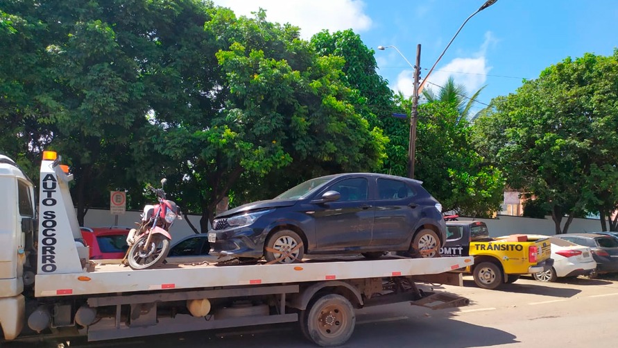 Departamento de Trânsito e Transporte (DMTT), esteve presente realizando os primeiros levantamentos.