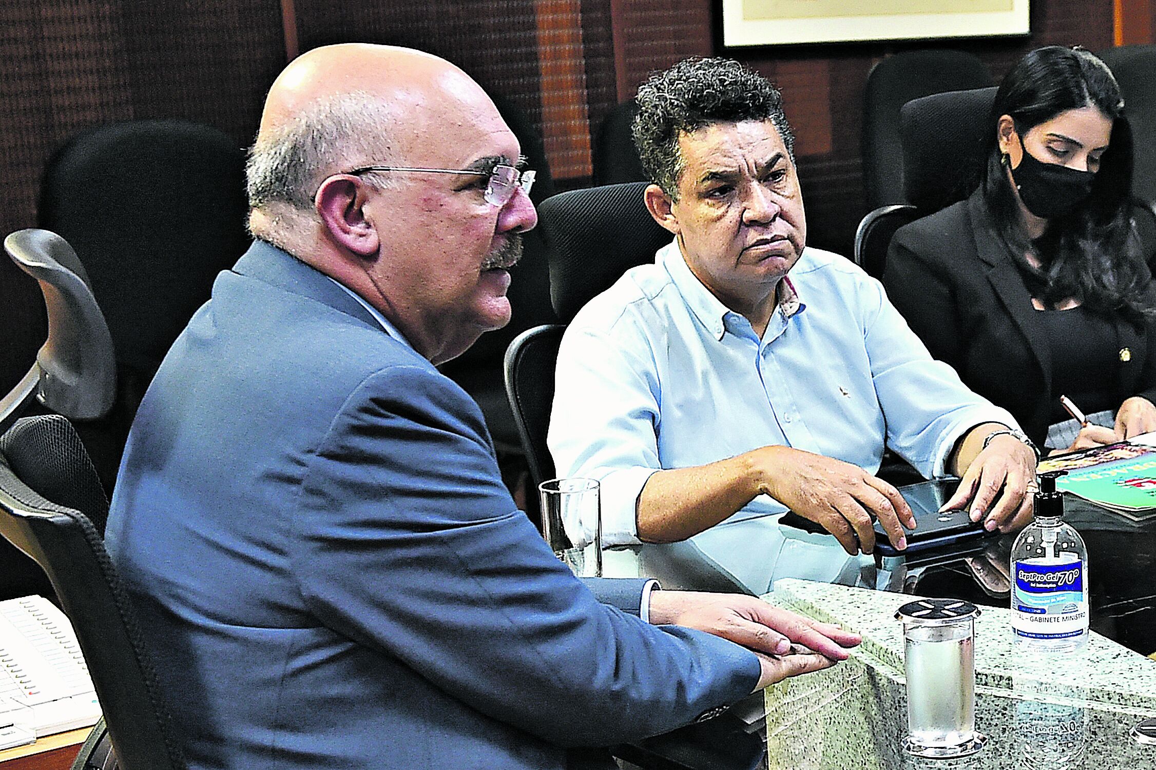 O pastor Arilton Moura (dir). e o ent&atilde;o Minist&eacute;rio da Educa&ccedil;&atilde;o Milton Ribeiro