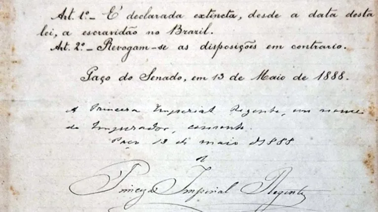 "Lei Áurea" foi promulgada em 13 de maio de 1888, extinguindo a escravidão no Brasil