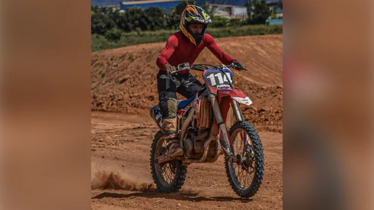 O Niver Cross é um evento da Associação de Motocross e Velocross de Parauapebas