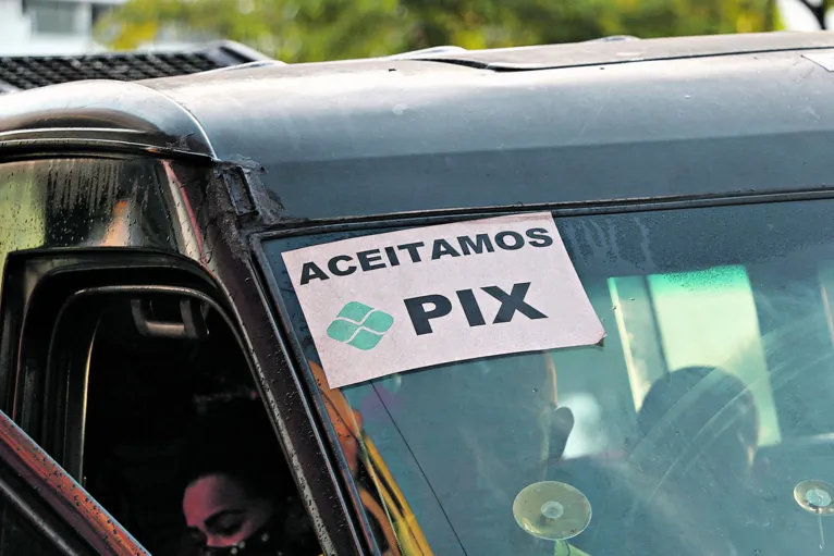 Vans aceitam até transferências por Pix

03/05/2022 foto: Celso Rodrigues/ Diário do Pará.