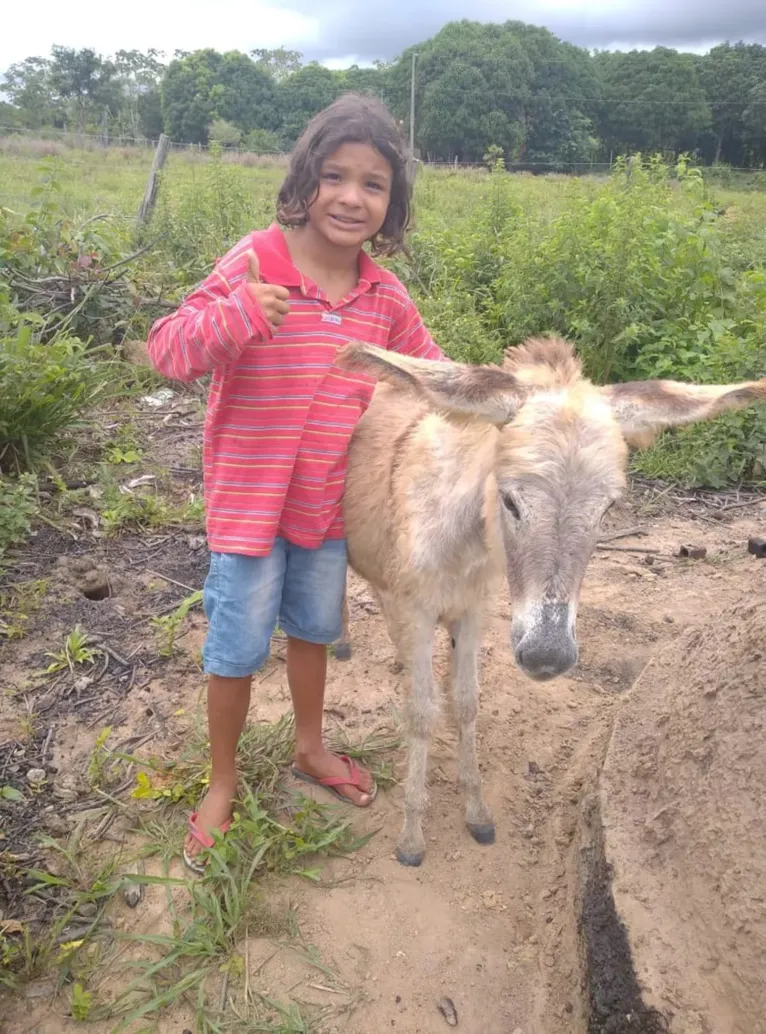 Kaio Álvaro com o seu parceiro de brincadeiras