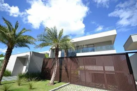 Mãe de Neymar compra mansão de R$ 14 milhões
