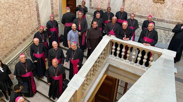 Nesse encontro os bispos apresentam um relatório sobre o estado pastoral das suas dioceses
