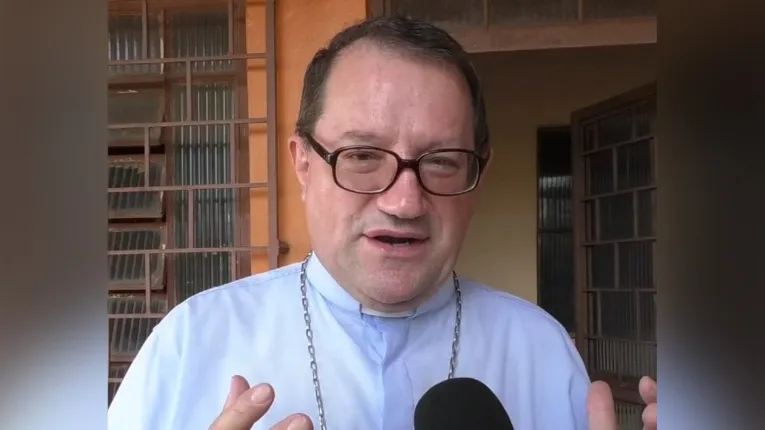 "É uma ocasião especial desse evento religioso que reunião milhares de pessoas ao redor de Nossa Senhora e que ela nos ajude a viver a paz e o amor", declarou dom Vital.