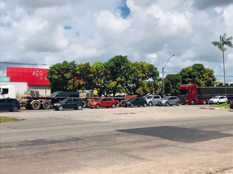 Interdição na BR-316 causa congestionamento em Benevides