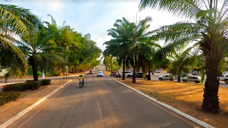 Radar localizado no cruzamento da BR-230 com a Câmara Municipal flagra além de excesso de velocidade, avanço do sinal vermelho e veículo em cima da faixa de pedestre