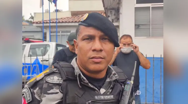 Mais de vinte agentes da Polícia Militar, Polícia Ambiental e Polícia Fluvial participaram da operação, comandada pelo coronel Firmino