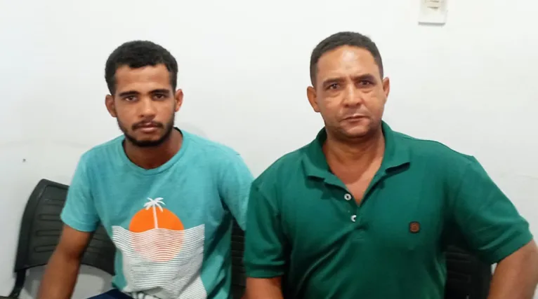 Wemerson Dias Salomão, tio da criança e o pai Sebastião Aparecido, procuram a reportagem para falar da ação que será movida contra a Prefeitura de Cumaru do Norte