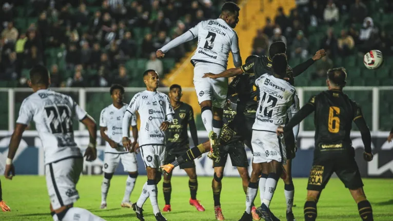 O Leão não saiu do 0 a 0 contra o Figueirense, fora de casa