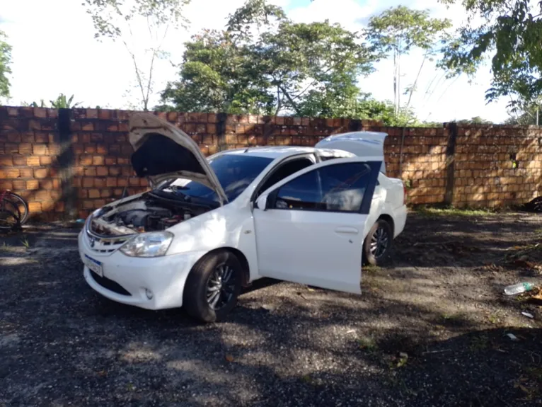 Carro apreendido com cocaína e óxi