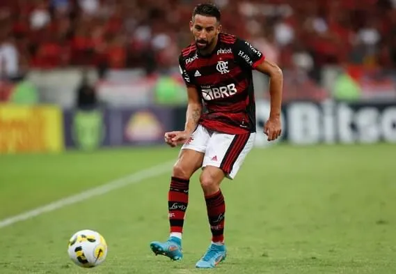 Isla deixa o Flamengo após atuar no clube em 2 temporadas