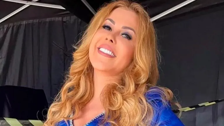 Joelma precisou ser internada por conta de rosto inchado