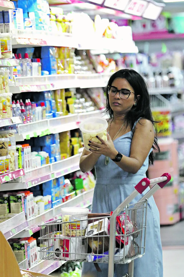 Joyce diz que as compras do mês dobraram de valor em um mês