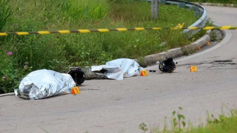 Agentes entraram em luta corporal com o suspeito, antes de serem baleados