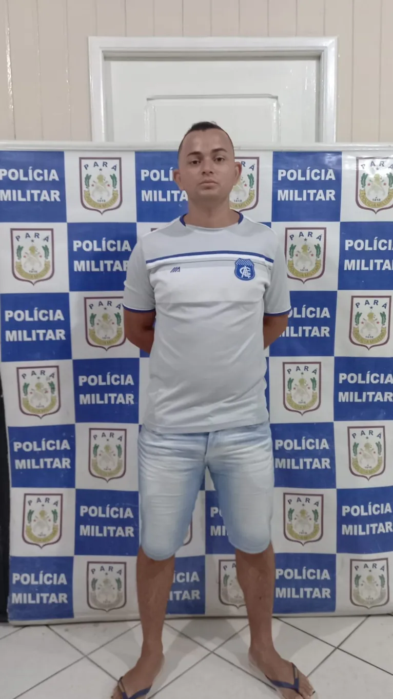 Carlos Diego foi flagrado com drogas.
