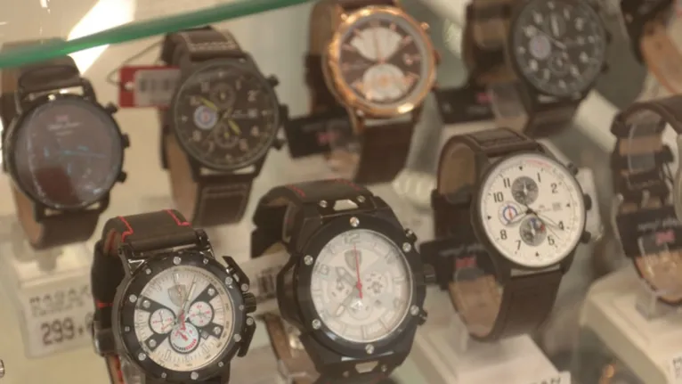Relógios de várias marcas e modelos