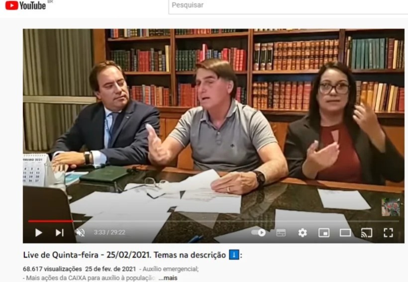 Sempre à direita de Bolsonaro, Pedro Guimarães era figura recorrente em pronunciamentos pelas redes sociais